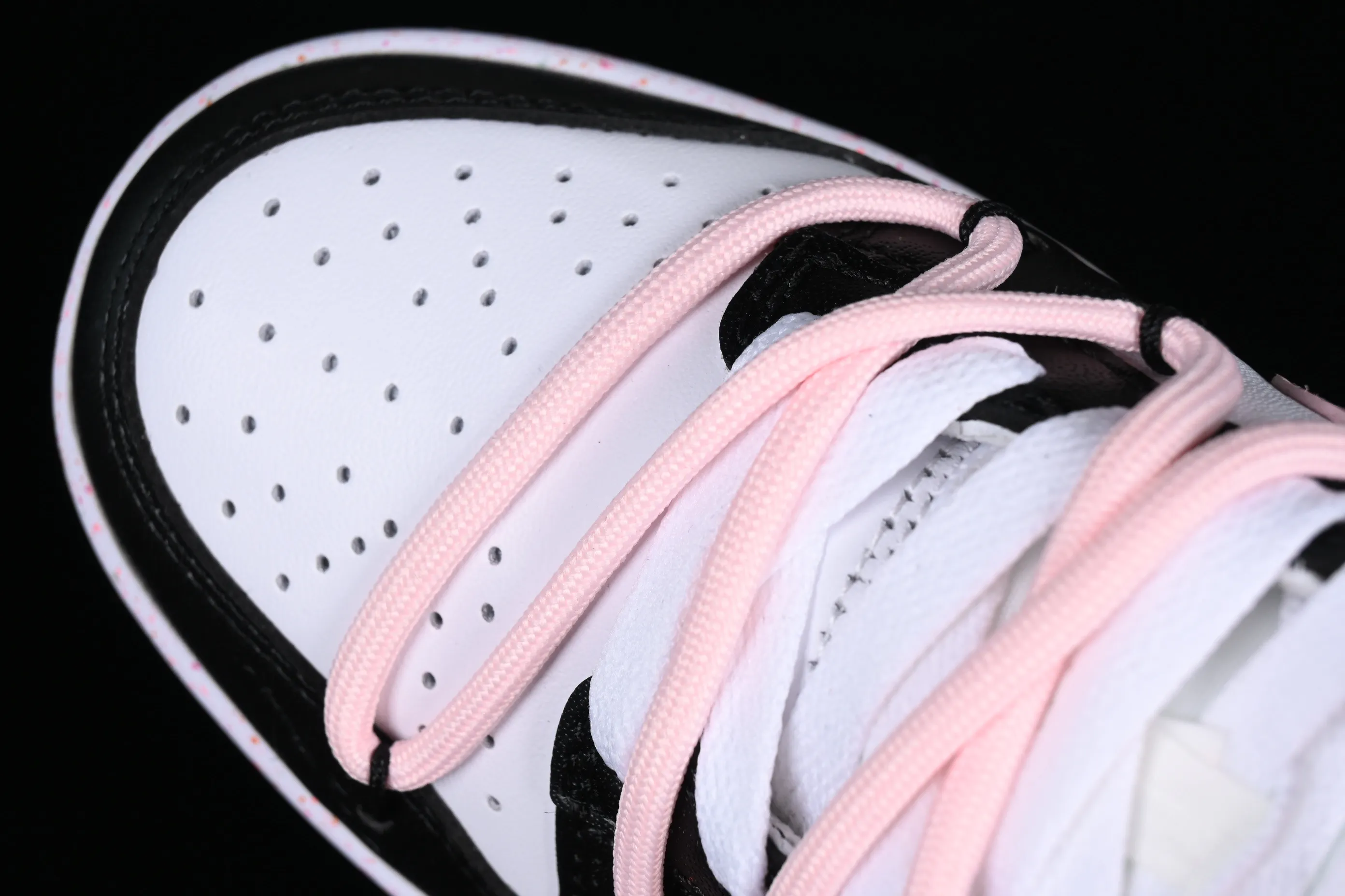 All Categories Nk SB Dunk Series Nk SB Dunk Low Low-top sneakers Nk Dunk Low "Multi Color" Vibrant three hooks Customized version of deconstructed strap casual sneakers FD4623-131